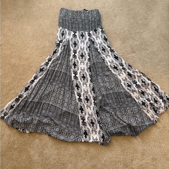 Free People Dresses & Skirts - Free People Black and White Strapless Maxi Dress